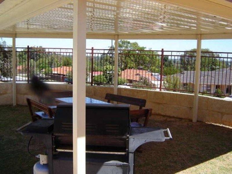 31 Merilee Terrace, Kelmscott WA 6111