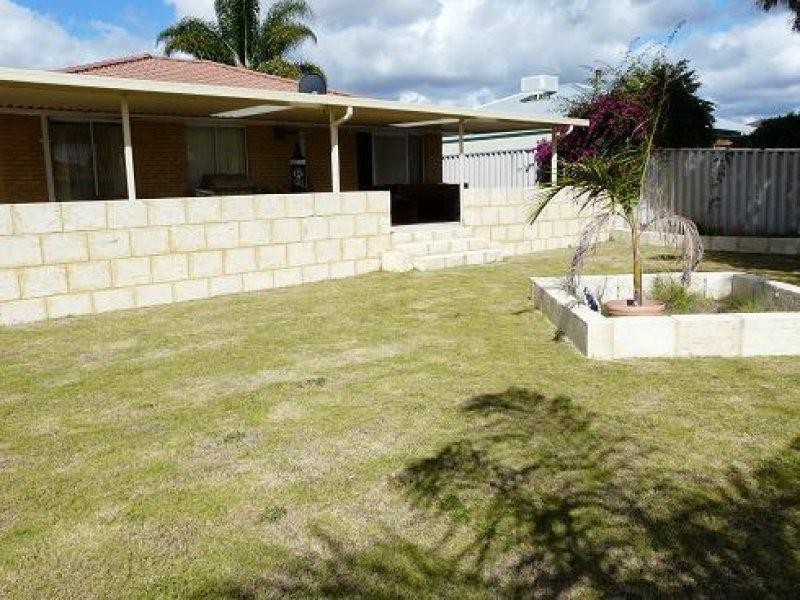 62 Strawberry Drive, Seville Grove WA 6112