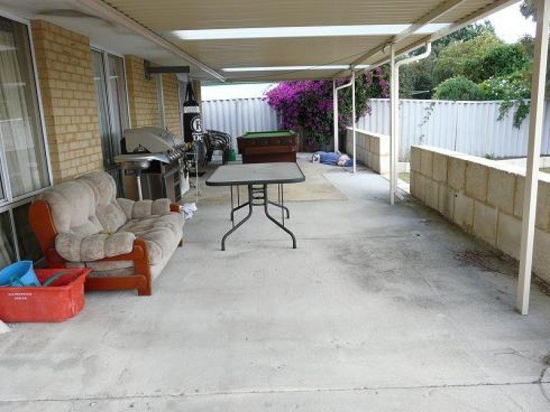 62 Strawberry Drive, Seville Grove WA 6112