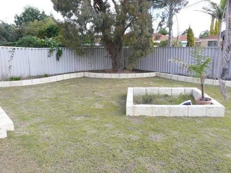 62 Strawberry Drive, Seville Grove WA 6112