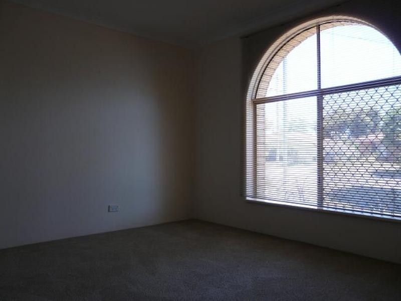 36 Chidzey Drive, Seville Grove WA 6112