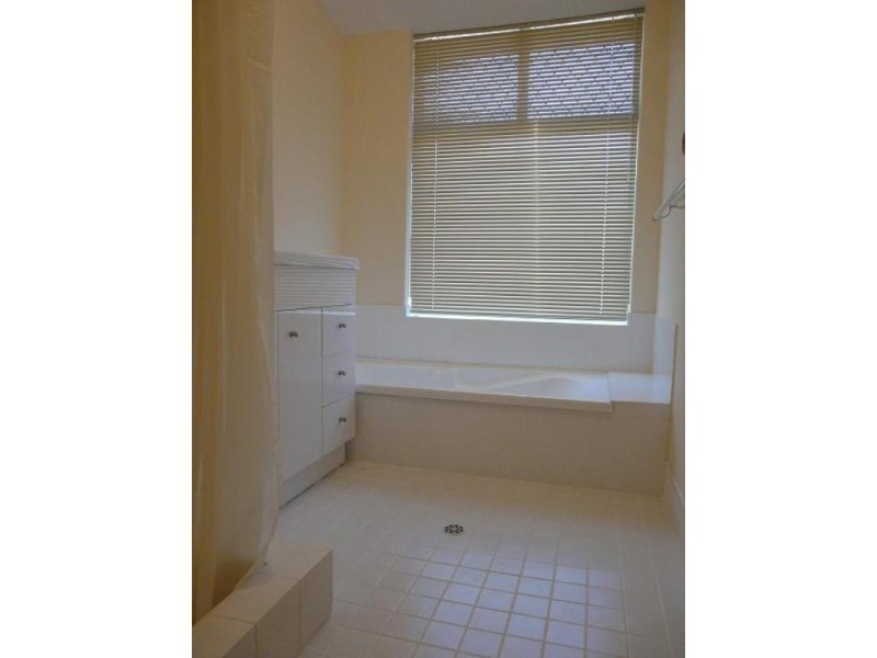 36 Chidzey Drive, Seville Grove WA 6112