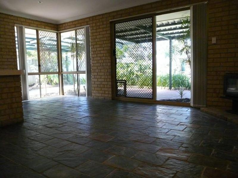 36 Chidzey Drive, Seville Grove WA 6112