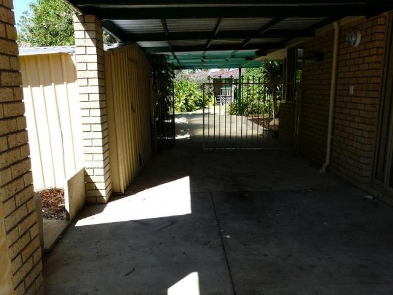 36 Chidzey Drive, Seville Grove WA 6112