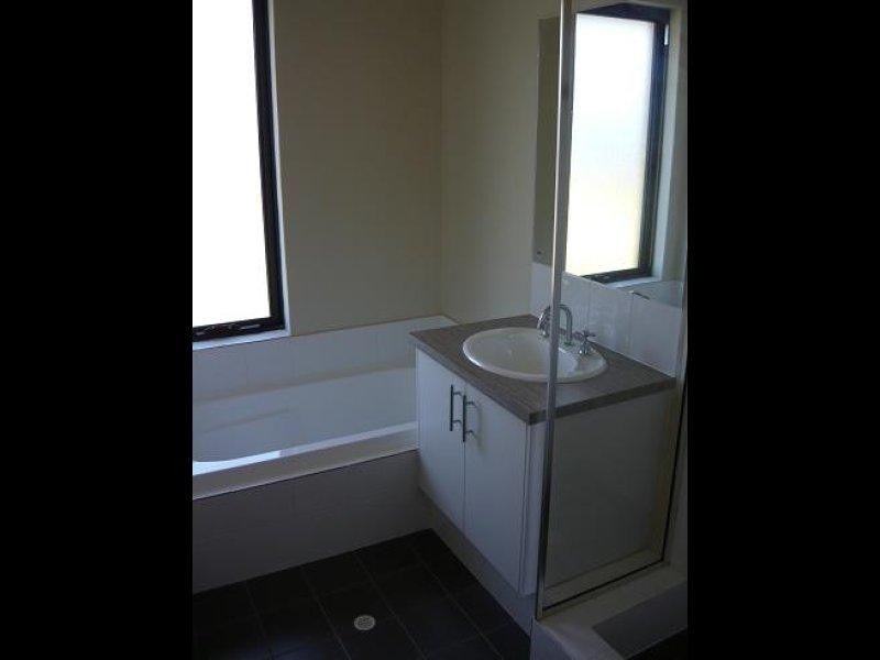 26 Madeira Turn, Byford WA 6122