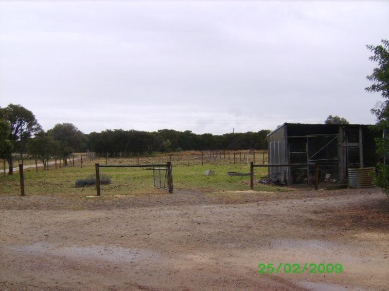 736 Rowley Road, Oakford WA 6121