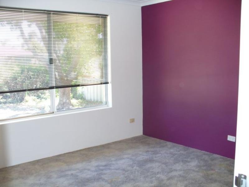 24 Chisholm Circle, Seville Grove WA 6112