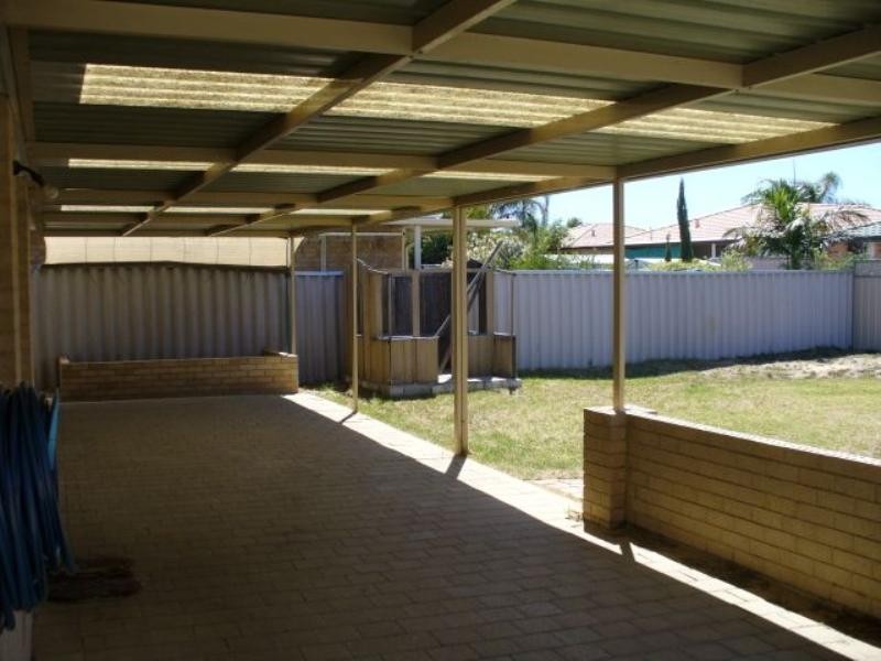 24 Chisholm Circle, Seville Grove WA 6112