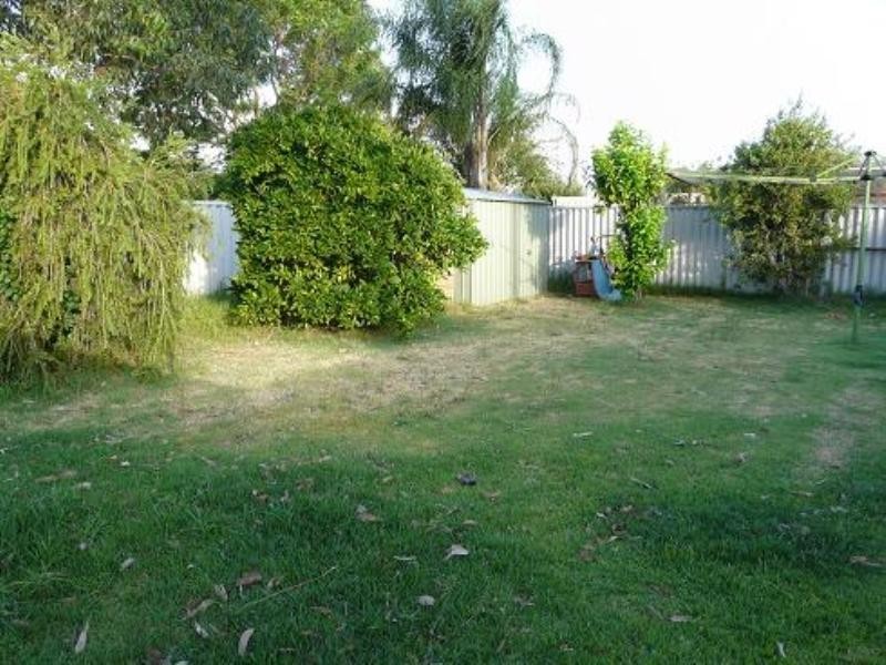 24 Hansen Road, Seville Grove WA 6112