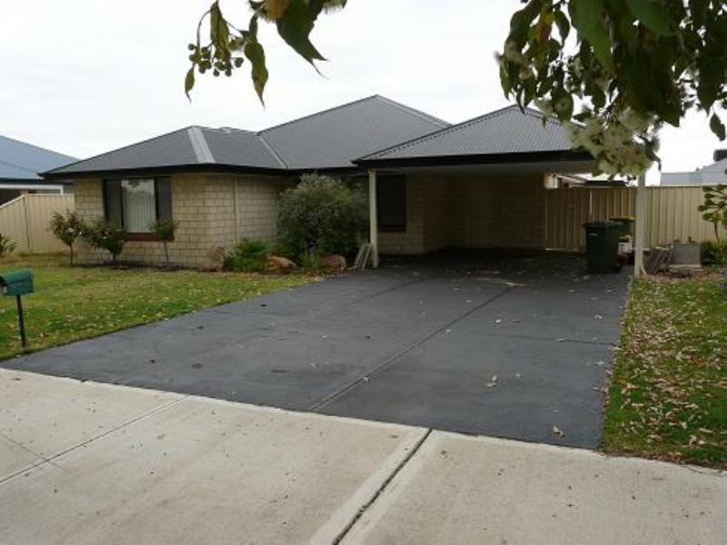 88 Seville Drive, Seville Grove WA 6112
