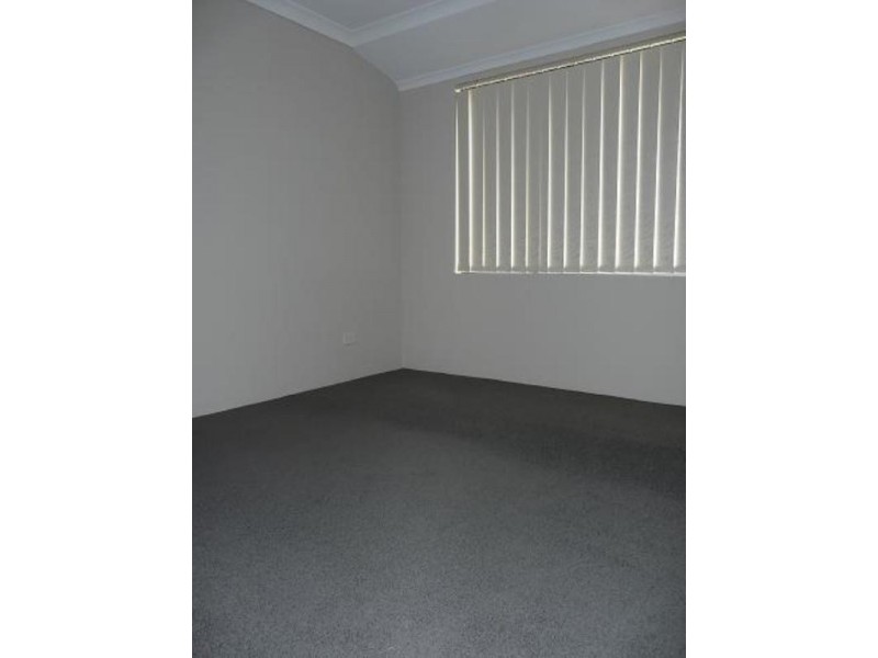 88 Seville Drive, Seville Grove WA 6112