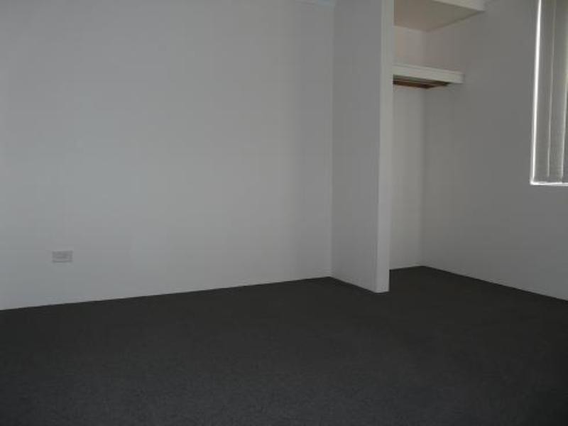 88 Seville Drive, Seville Grove WA 6112