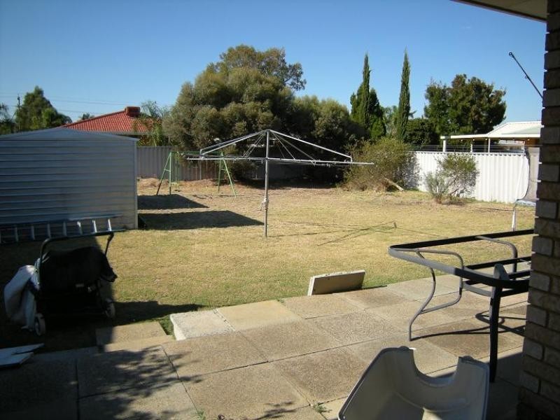 8 Moondyne Court, Seville Grove WA 6112