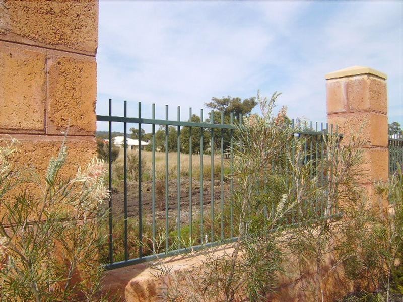 6 Rath Close, Byford WA 6122