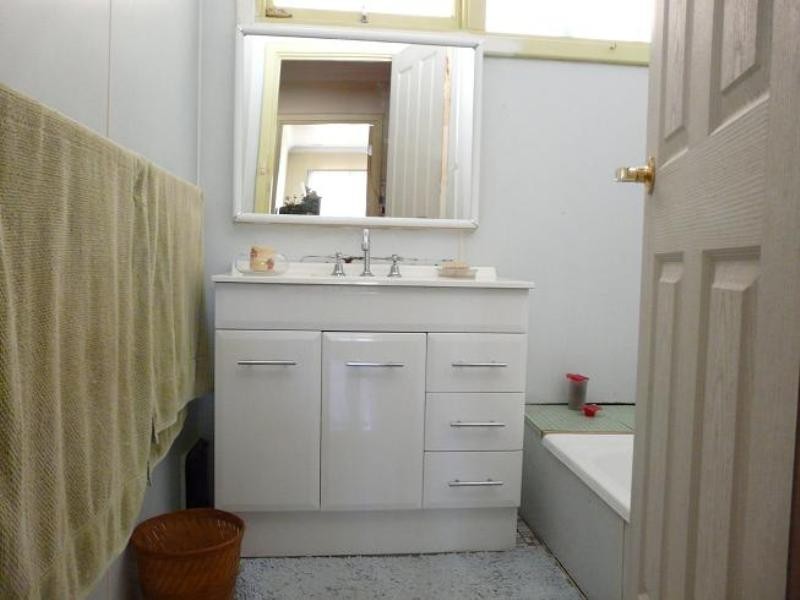 12 Hollybush Way, Kelmscott WA 6111