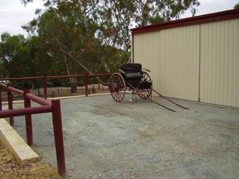 73 Lewis Road, Serpentine WA 6125