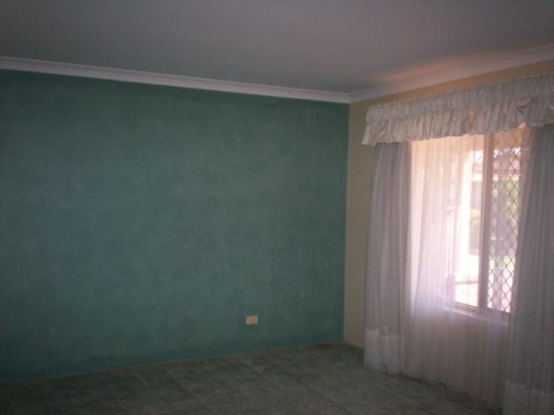 17 Barnfield Court, Seville Grove WA 6112