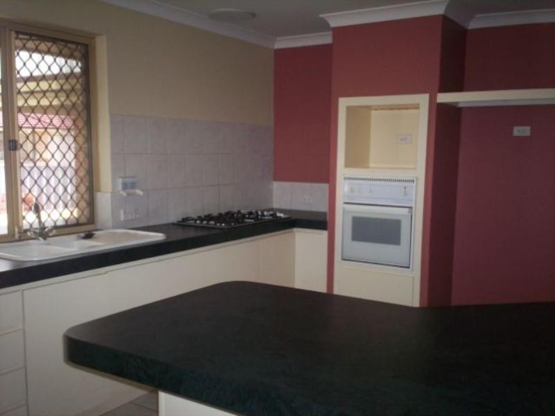 17 Barnfield Court, Seville Grove WA 6112