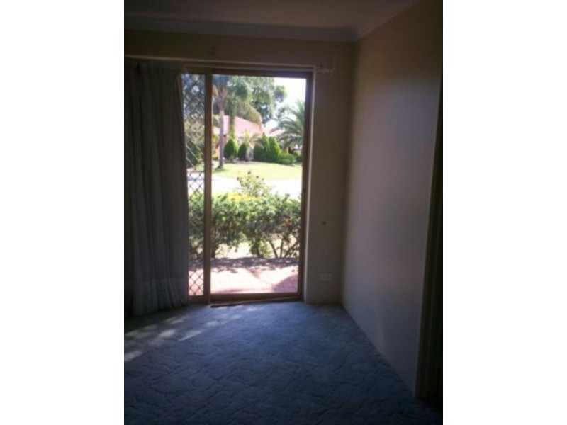 17 Barnfield Court, Seville Grove WA 6112