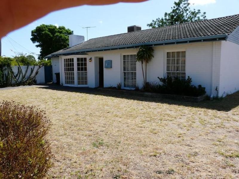 2 Tomah Road, Armadale WA 6112