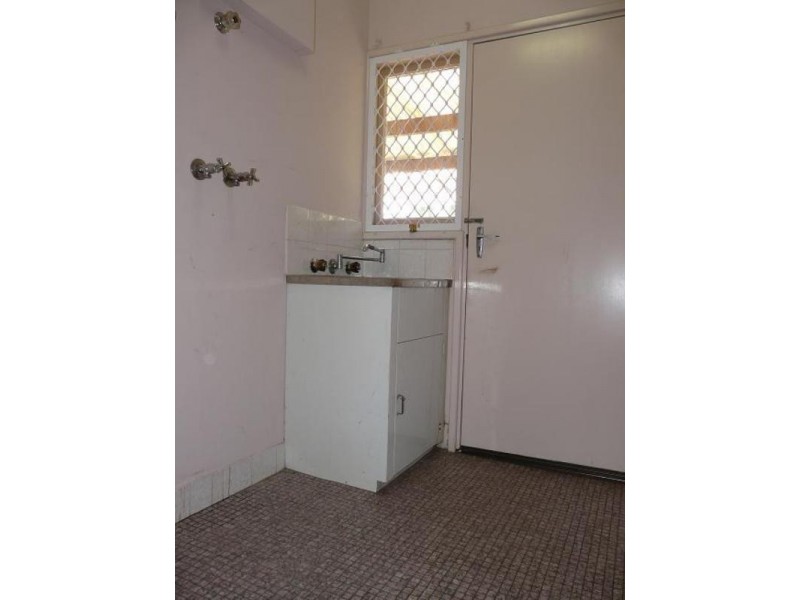 2 Tomah Road, Armadale WA 6112