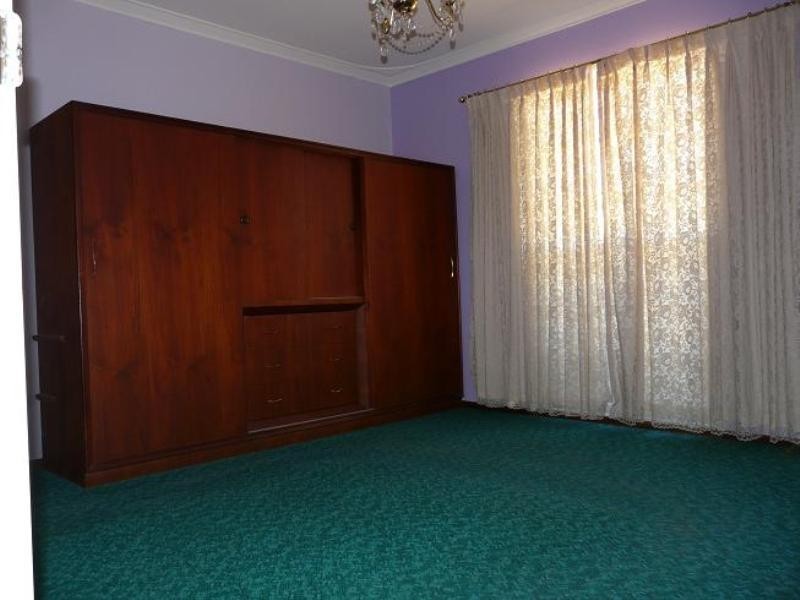 2 Tomah Road, Armadale WA 6112