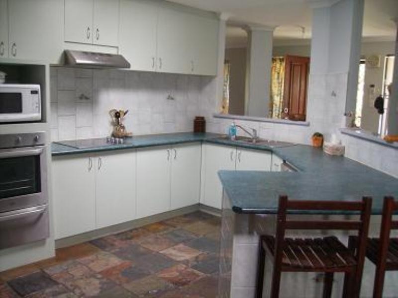 100 Lowanna Way, Armadale WA 6112