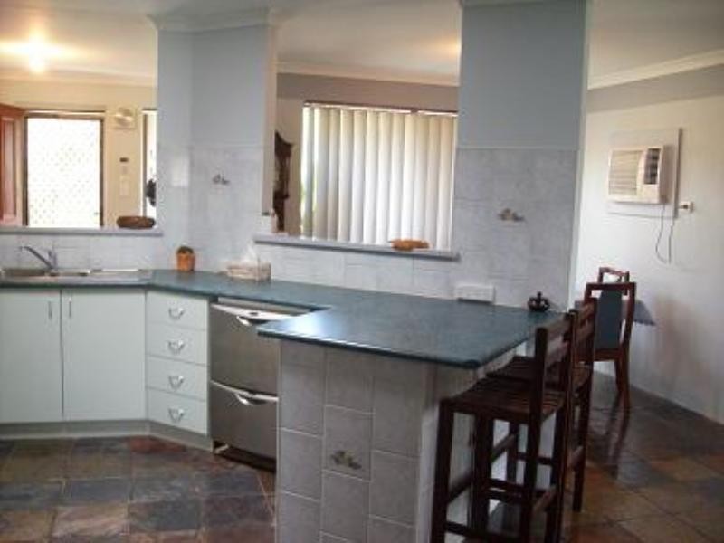 100 Lowanna Way, Armadale WA 6112