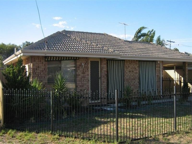 5 Piesse Place, Seville Grove WA 6112