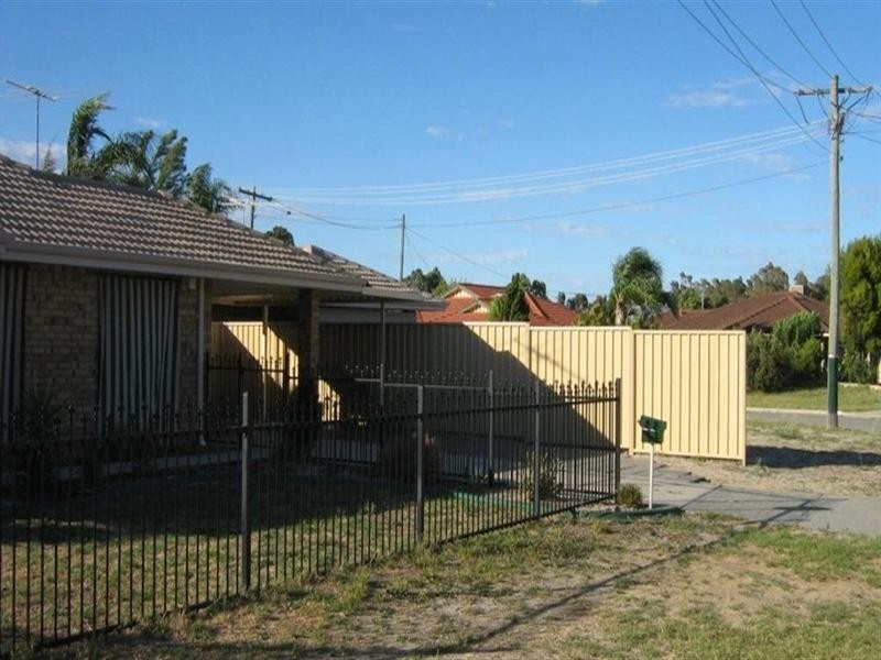 5 Piesse Place, Seville Grove WA 6112