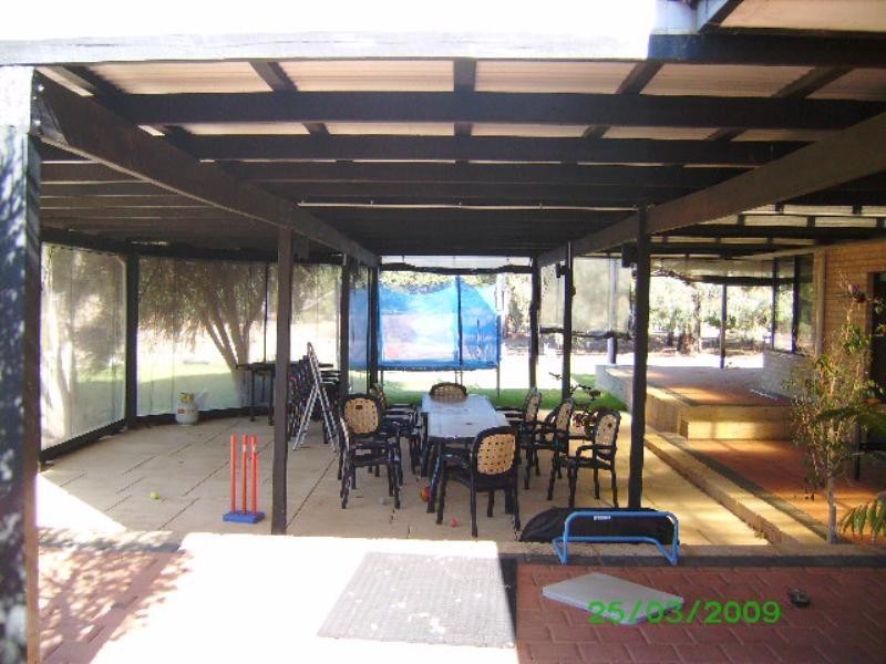 8 Wallengara Road, Bedfordale WA 6112