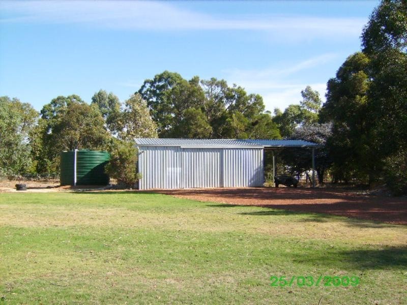 8 Wallengara Road, Bedfordale WA 6112