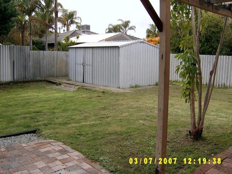 4 Hillman Court, Kelmscott WA 6111