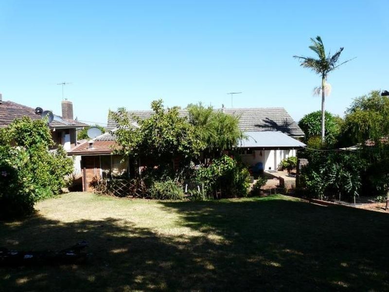 45 Derry Avenue, Mount Nasura WA 6112