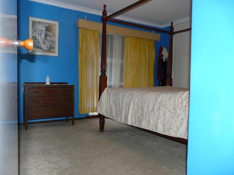 127 Derry Avenue, Mount Nasura WA 6112