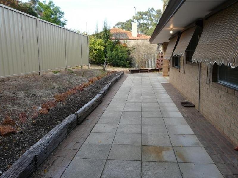 127 Derry Avenue, Mount Nasura WA 6112