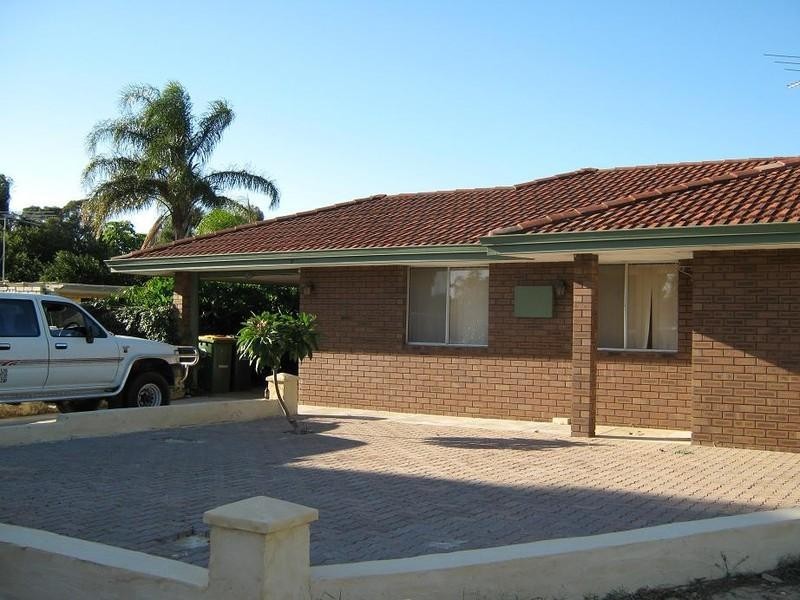 12 Junee Place, Armadale WA 6112