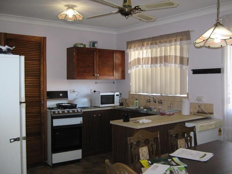 12 Junee Place, Armadale WA 6112