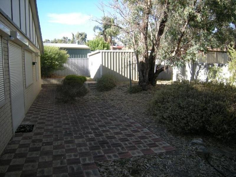 3 Messines Court, Greenmount WA 6056