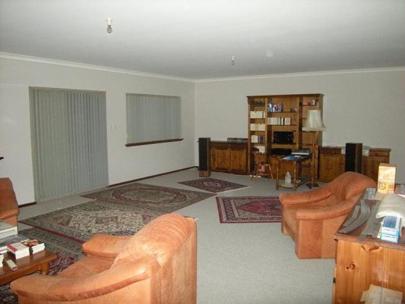 3 Messines Court, Greenmount WA 6056