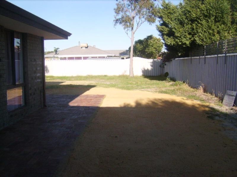 1 Tiree Place, Seville Grove WA 6112