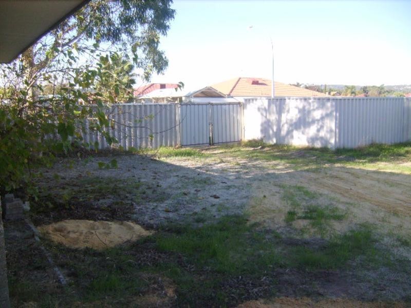 1 Tiree Place, Seville Grove WA 6112