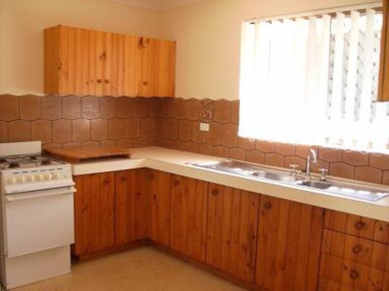 16/9 Third Avenue, Kelmscott WA 6111