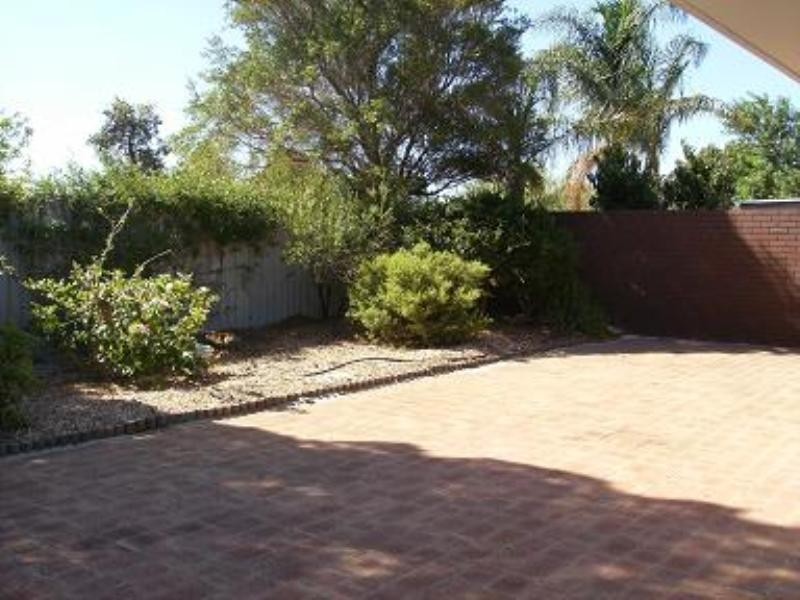 16/9 Third Avenue, Kelmscott WA 6111