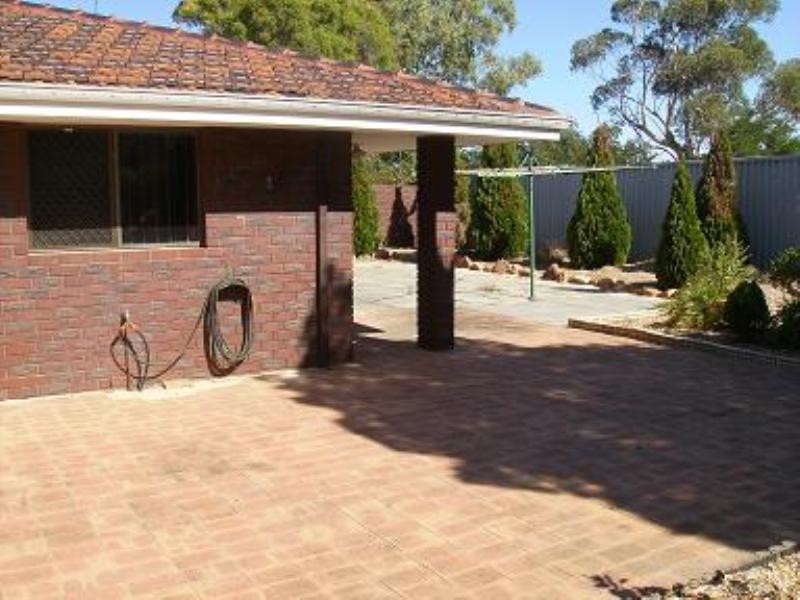 16/9 Third Avenue, Kelmscott WA 6111