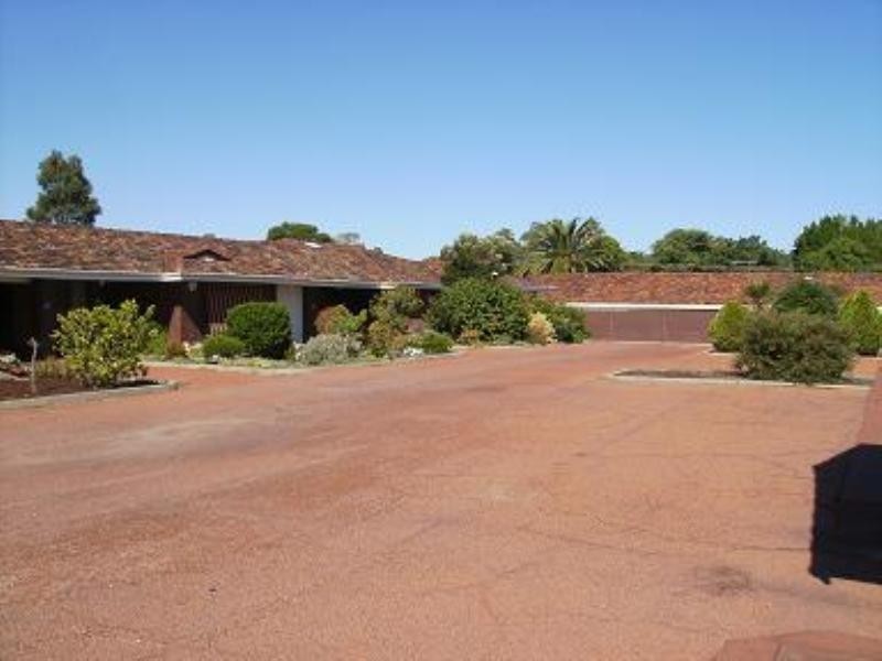 16/9 Third Avenue, Kelmscott WA 6111