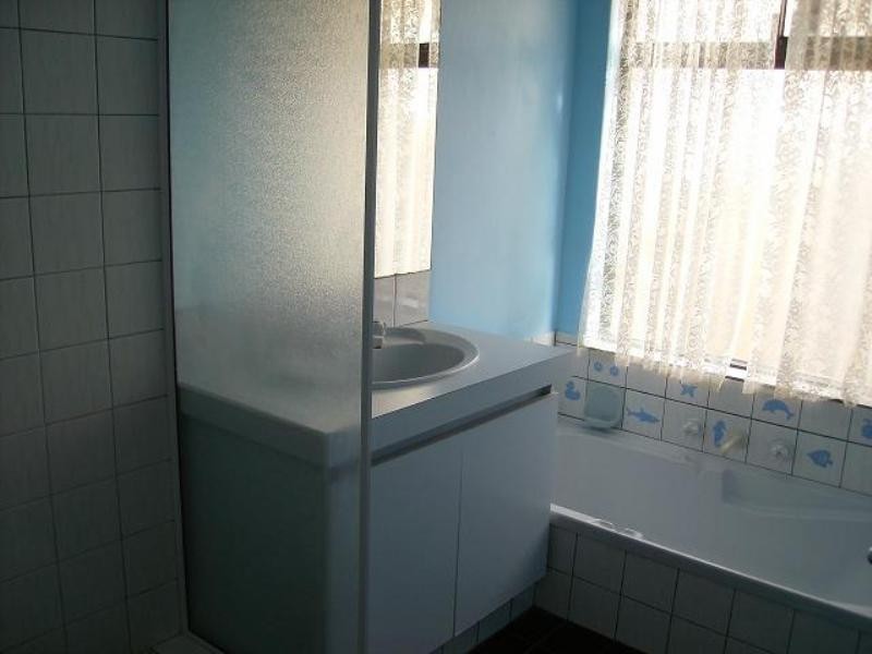 4 Higgs Court, Brookdale WA 6112