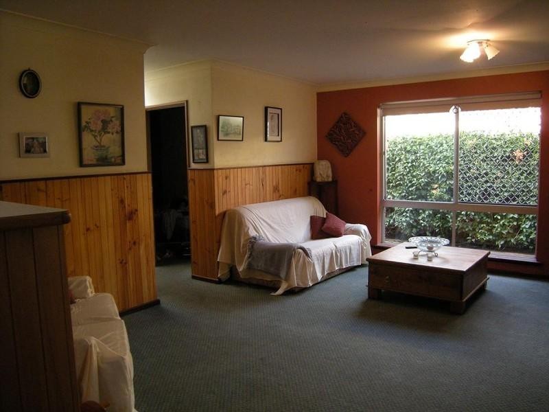 8 Junee Place, Armadale WA 6112