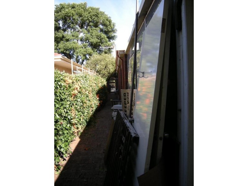 8 Junee Place, Armadale WA 6112