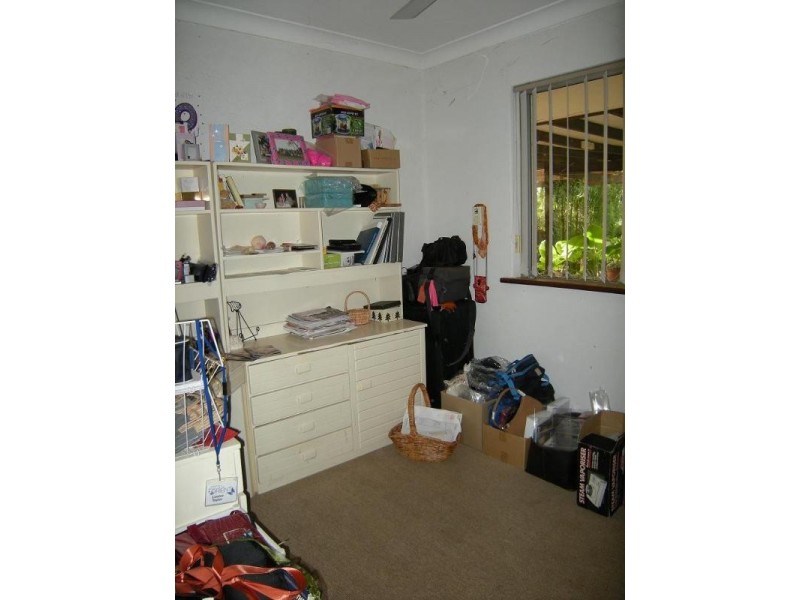 8 Junee Place, Armadale WA 6112